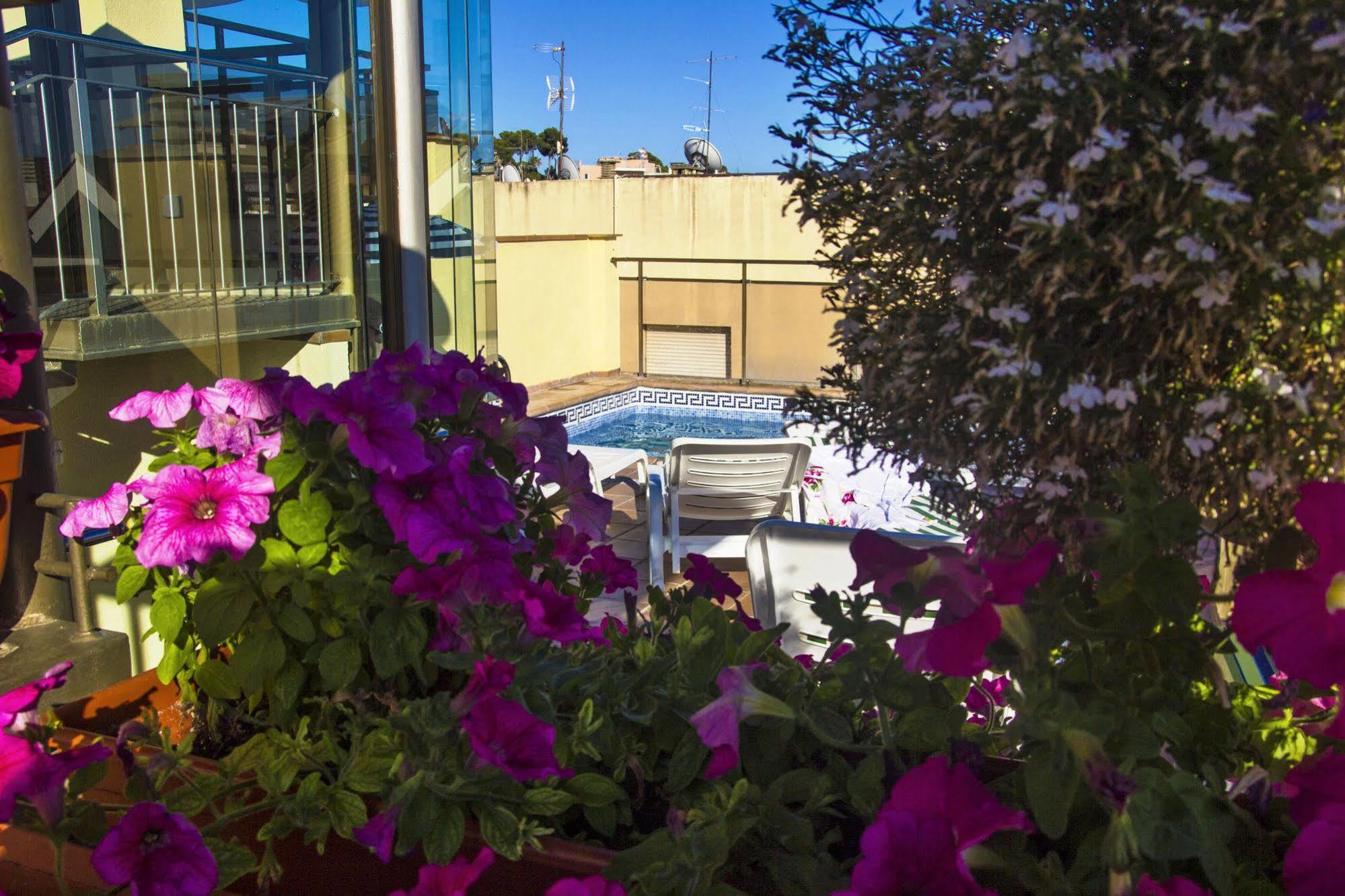 Hotel Sunshine Park Lloret de Mar Bagian luar foto